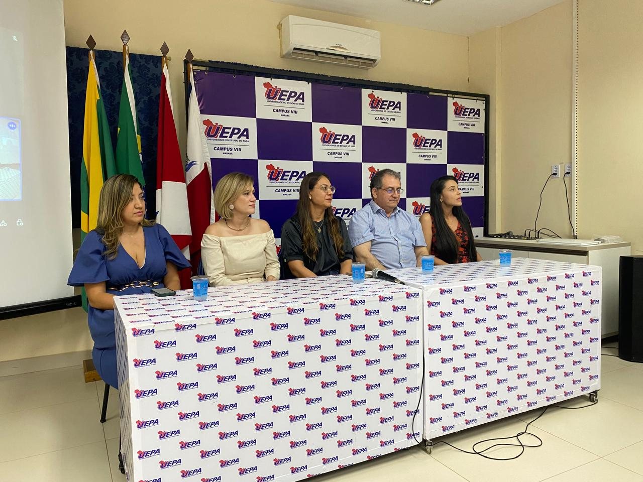 Marco inaugural do ADHAM, com docentes, gestores e acadêmicos da UEPA Campus VIII