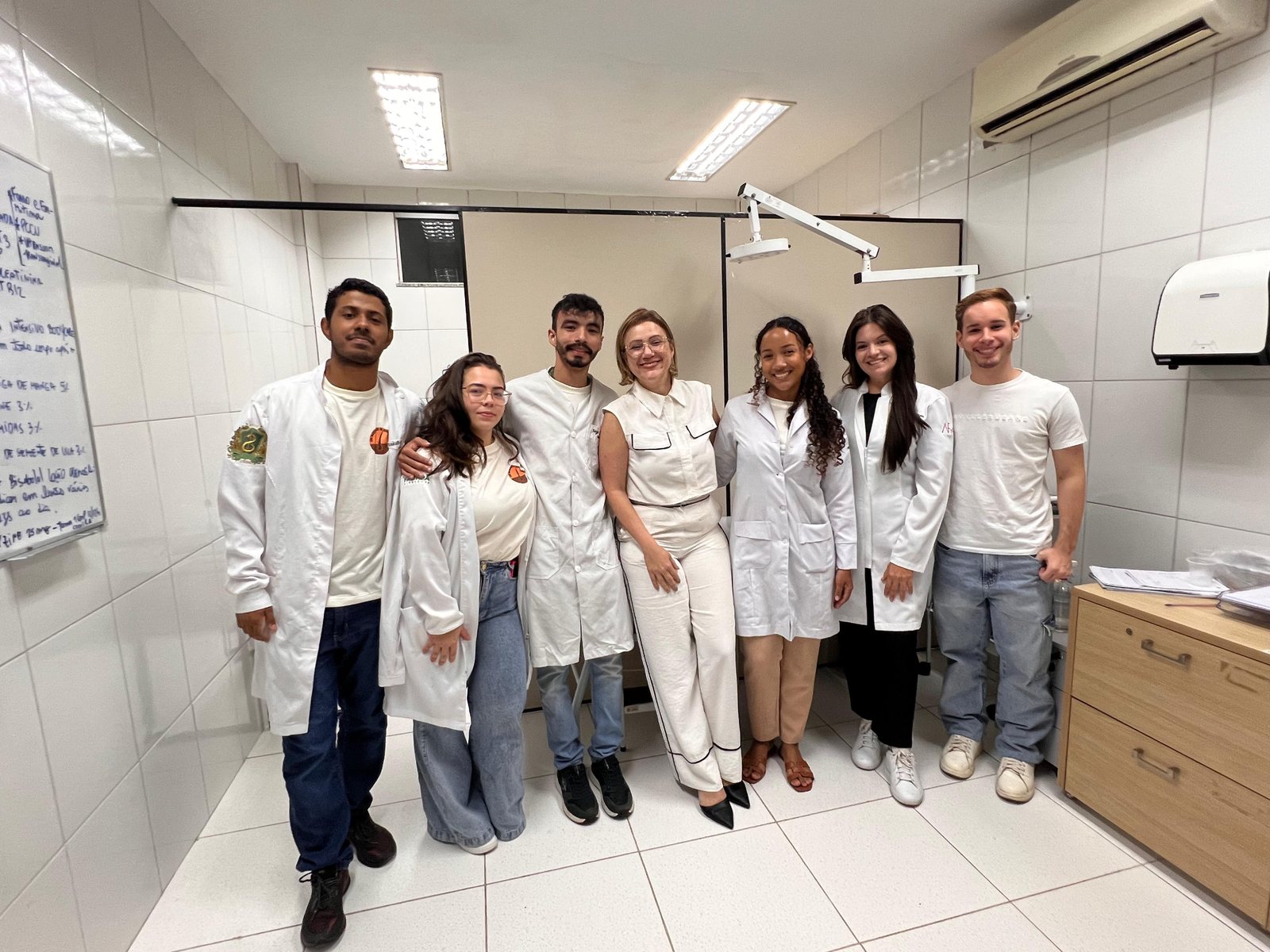 Estágio da LIMDERM e atividades dos alunos de medicina no ADHAM