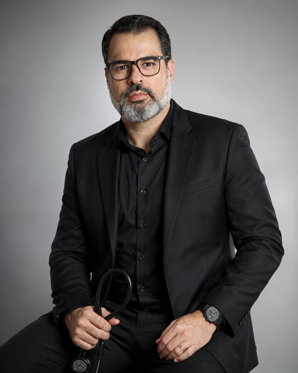 Dr. Carlos André