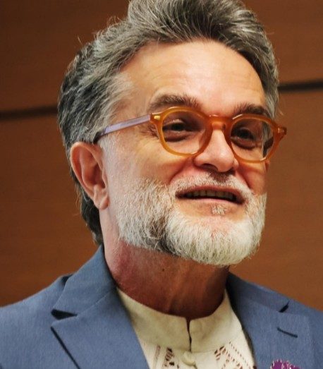 Dr. Marco Andrey